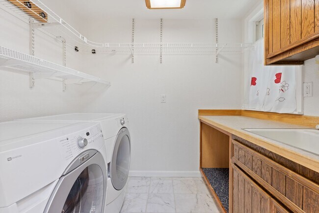 Building Photo - Stylish 3BR Beaverton Ranch w/ RV Parking & Hot Tub