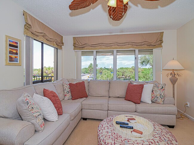 Building Photo - 1700 Ocean Dr