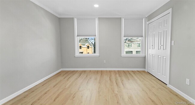 Building Photo - 5 Madison St