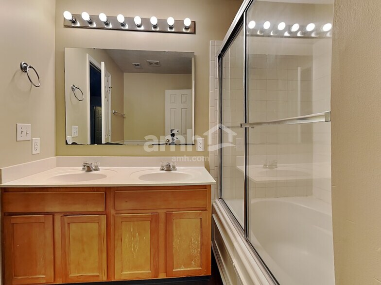 Building Photo - 15003 Lovely Dove Ln