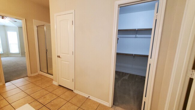 Building Photo - 301 Ponderosa Trail