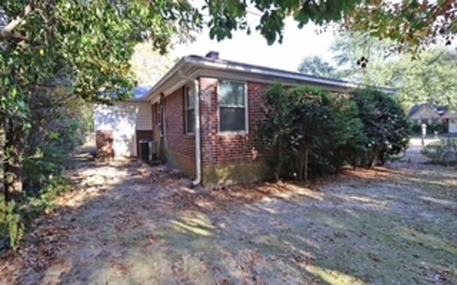 Building Photo - Cozy 2-Bedroom Duplex in Southeast Columbia – Brandon Acres!