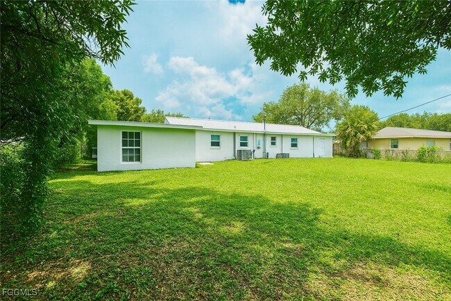 Building Photo - 581 Wood Ave