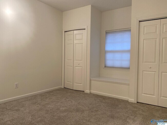 Building Photo - 417 Barrington Hills Dr