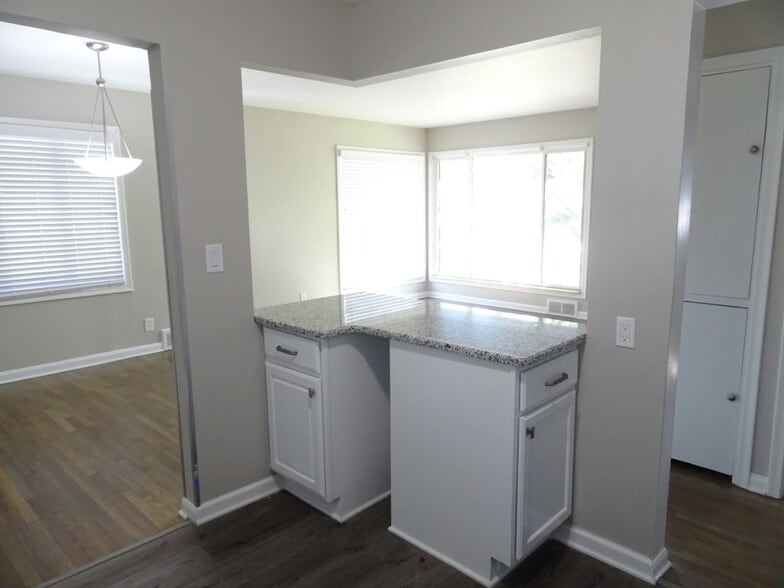 Building Photo - 28833 Hollywood