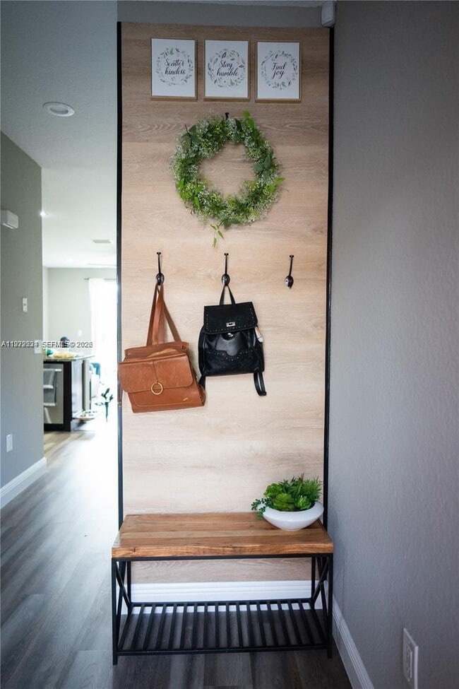 Building Photo - 7941 Catalina Cir