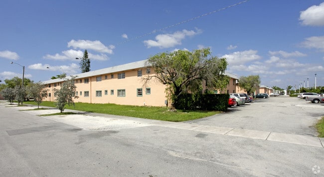 Building Photo - West Dade II