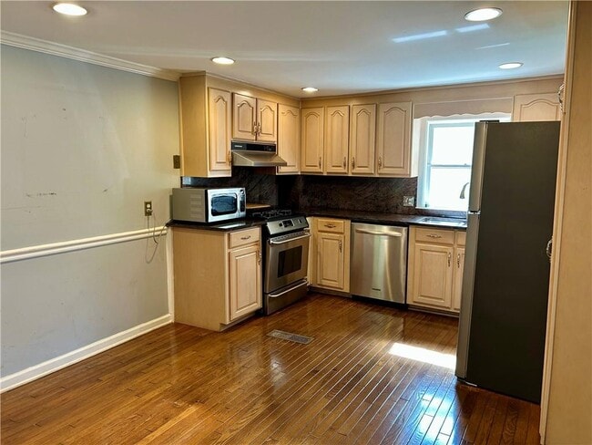 Building Photo - 20 Spruell Springs Rd
