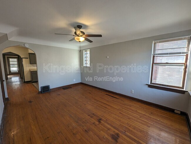 Building Photo - 3910 Chippewa St