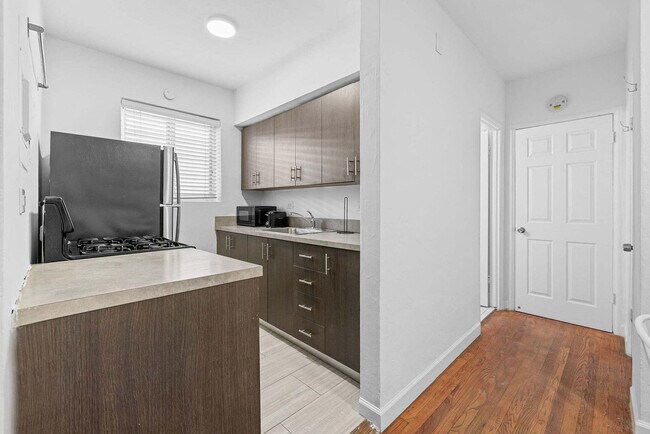 Building Photo - 7340 Harding Ave
