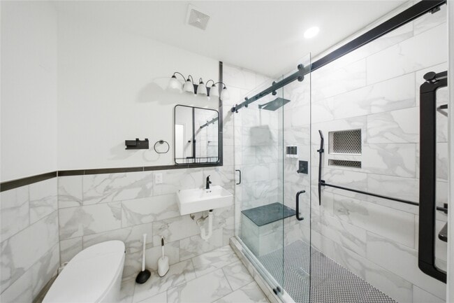 Building Photo - 2415 Mills Creek Dr