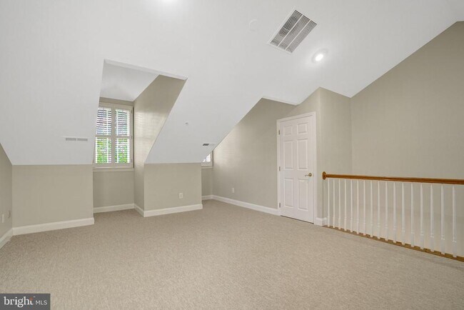 Building Photo - 1210 Roundhouse Ln