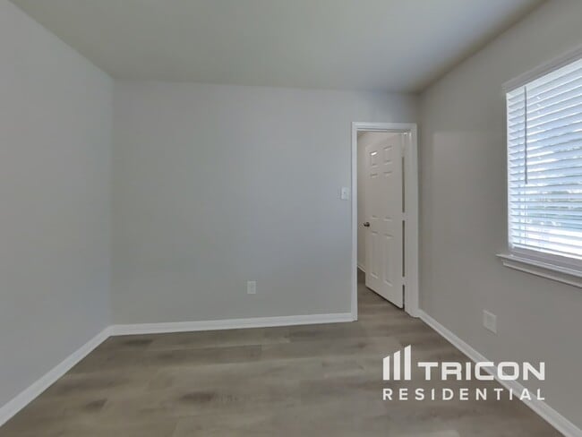 Building Photo - 21507 Palma Grove Way