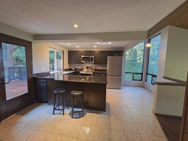 Building Photo - 17612 NE 30th Pl