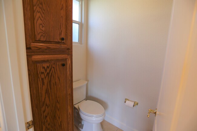 Building Photo - 320 Hartley Dr