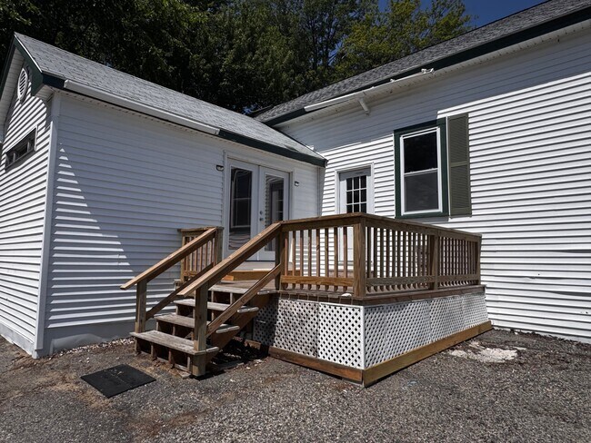Building Photo - 20 Elmwood Ave