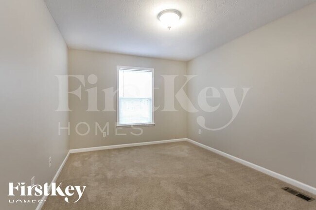 Building Photo - 5776 Bluff View Ln