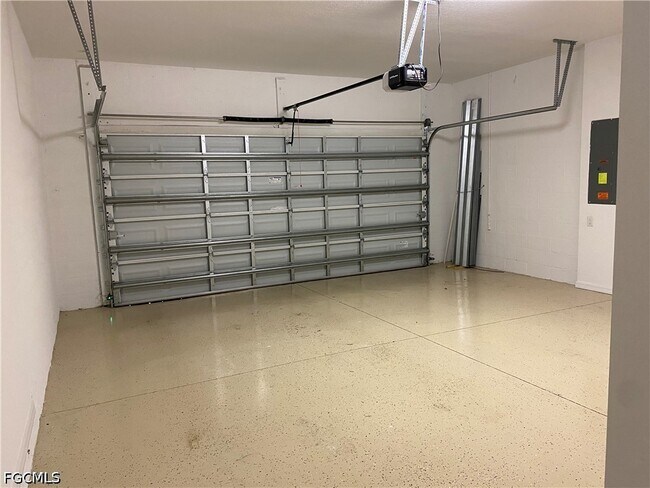 Building Photo - 14662 Cantabria Dr