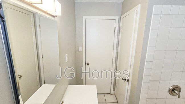 Building Photo - 2216 Bolling Ave