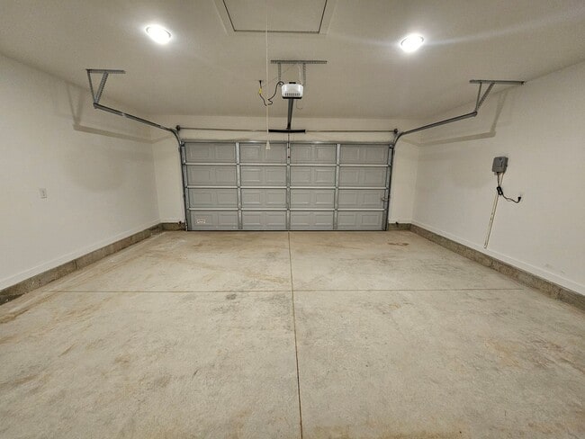 Building Photo - (3) Bed/(2.5) Bath Townhome Avail NOW! New Construction!