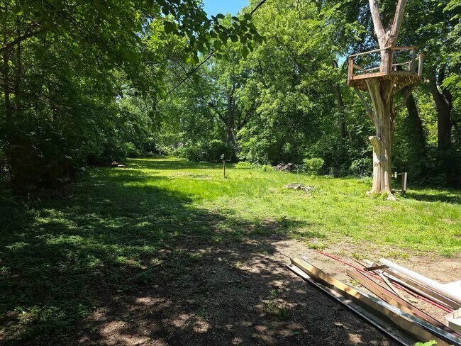 Building Photo - 11208 Applewood Dr