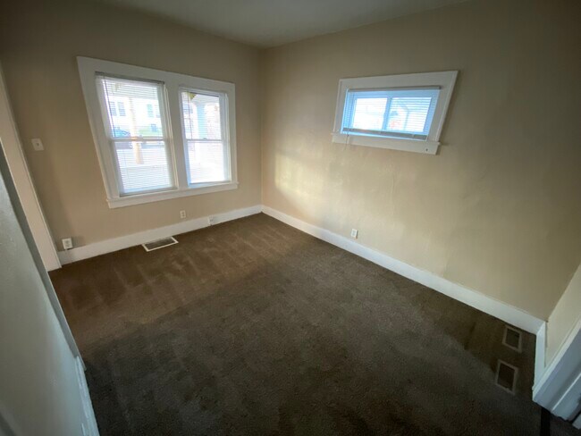 Building Photo - 2103 Delaware St