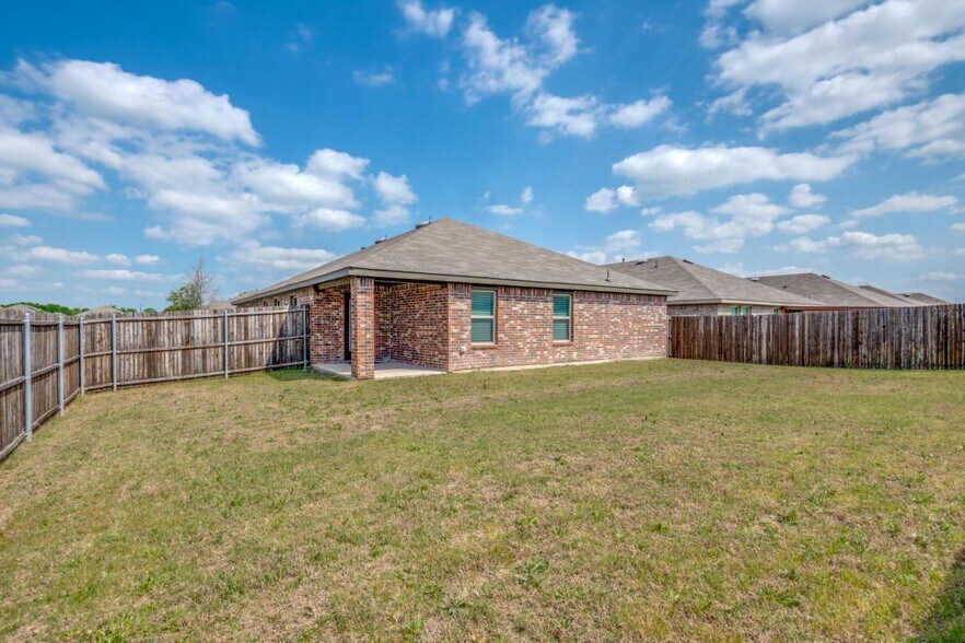 Building Photo - 129 Clason Rd