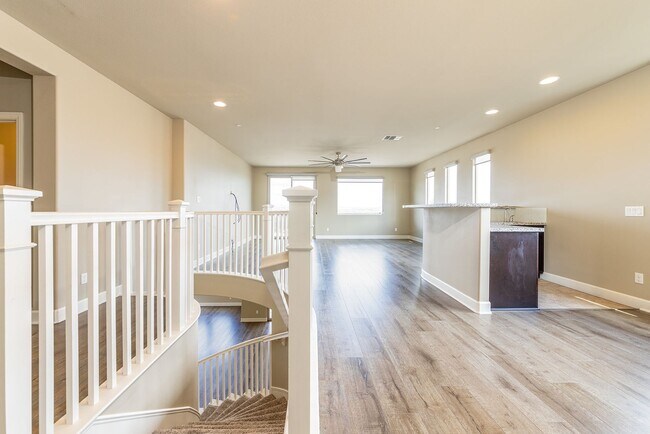 Building Photo - 5bd/3ba, 3969 sq ft Home in Gated Community in Vista!