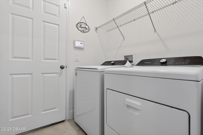 Building Photo - 284 Links Ter Blvd