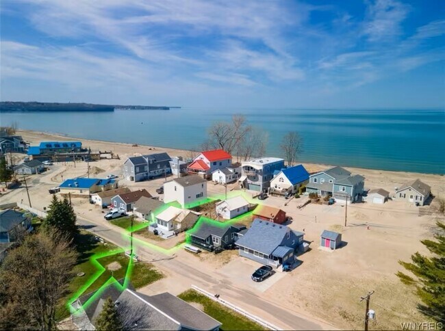 Building Photo - 1006 Newton St