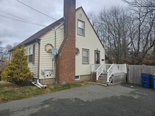 Building Photo - 599 North St