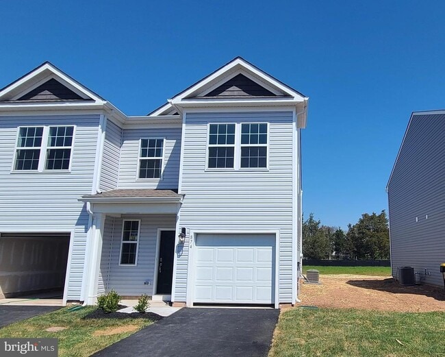 Building Photo - 874 Peaceful Ln