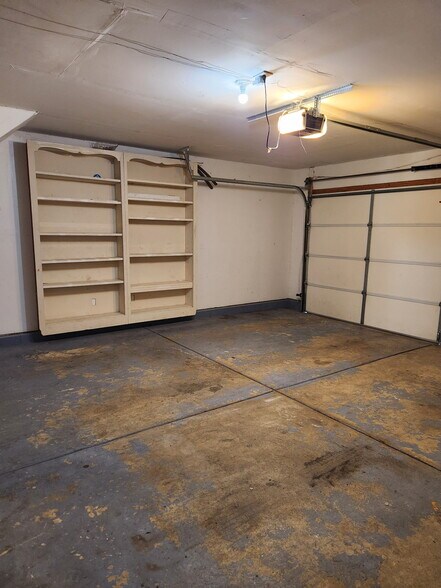 Building Photo - 16706 Aulton Dr