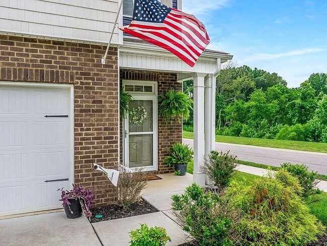 Building Photo - 324 Victory Cir