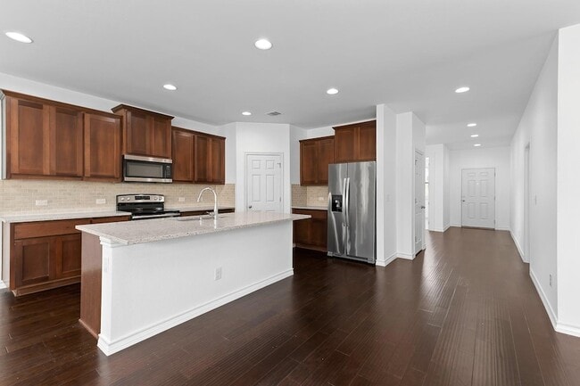 Building Photo - 208 Magna Ln