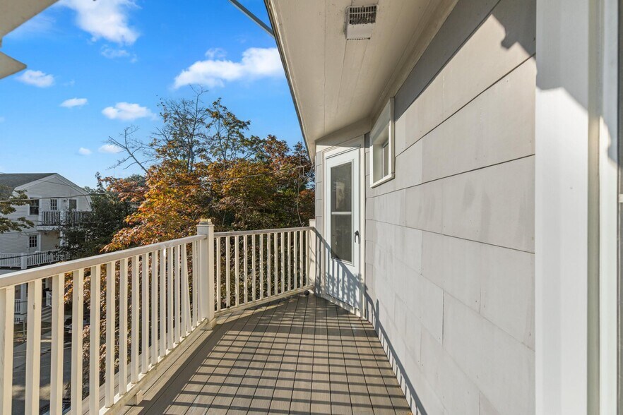 Building Photo - 56 Hobson St