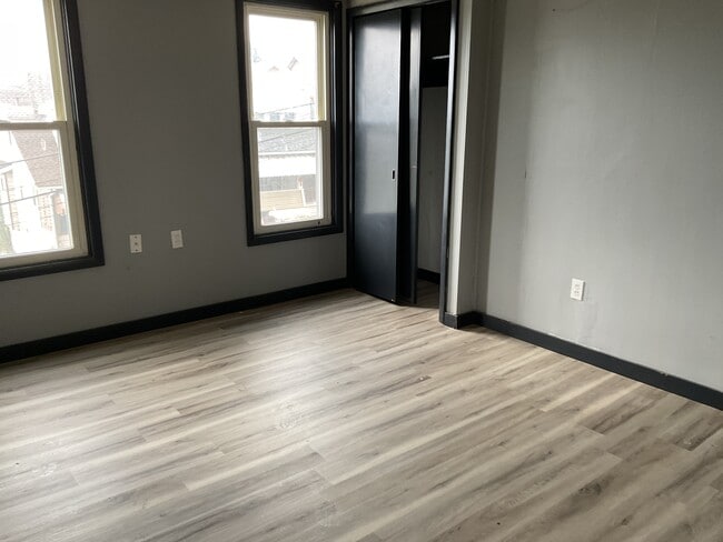 Building Photo - 3002 Garbett St