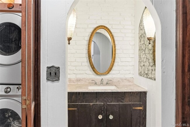 Building Photo - 378 Broadway