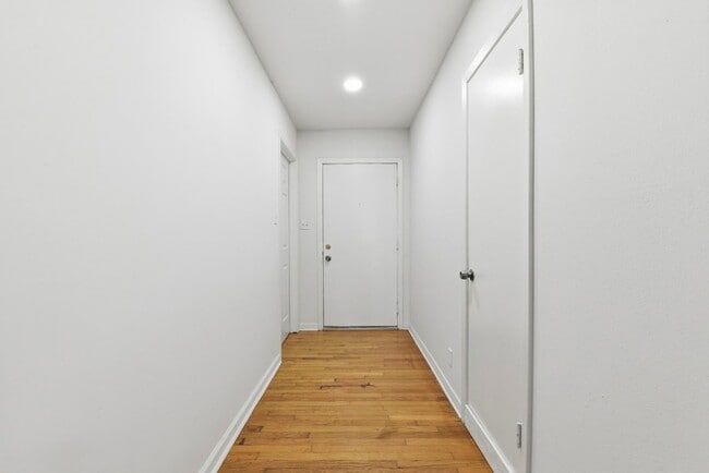 Building Photo - 7138 Mobud Dr