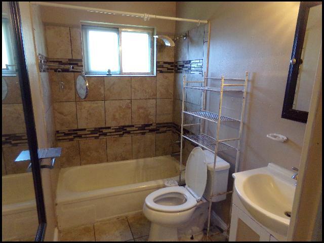 Building Photo - 1504 E 38th St