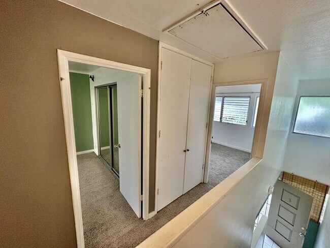 Building Photo - 4950 Kilauea Ave