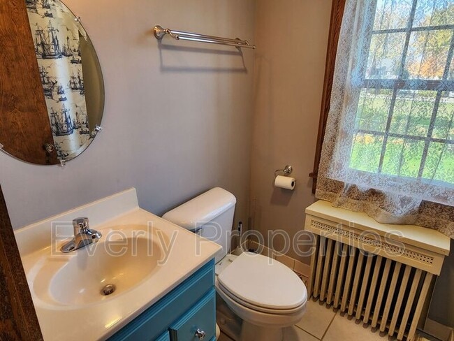 Building Photo - 120 68th Pl