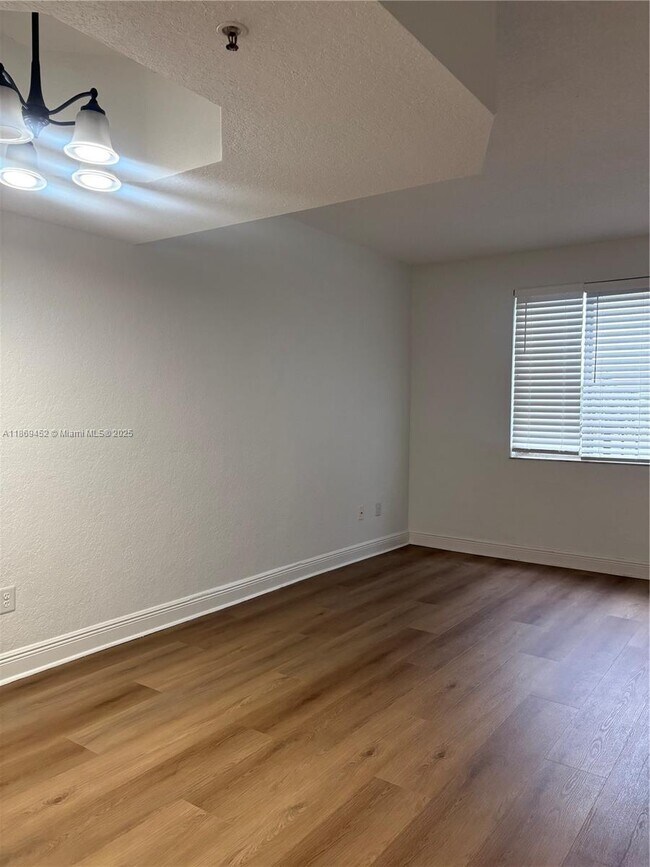 Building Photo - 751 SW 148th Ave