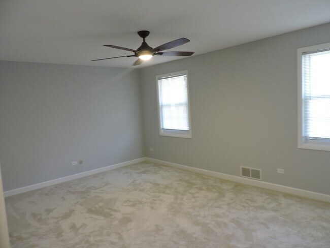 Building Photo - 407 Beechwood Dr