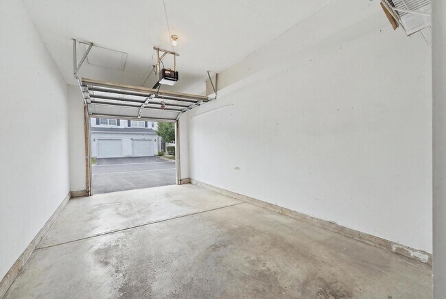 Building Photo - 3133 Falling Waters Ln