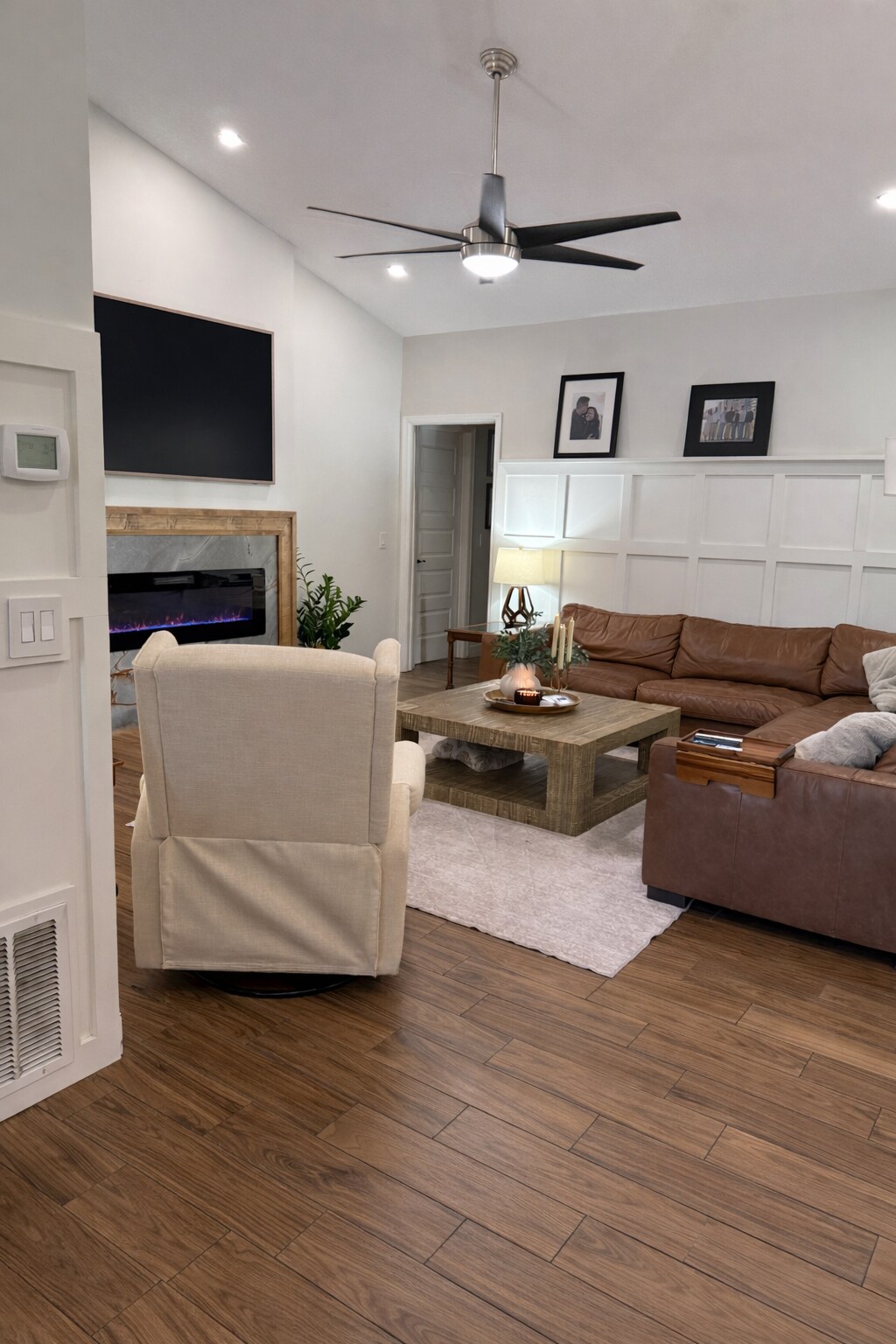 Living Room - 519 Lake Charm Ct