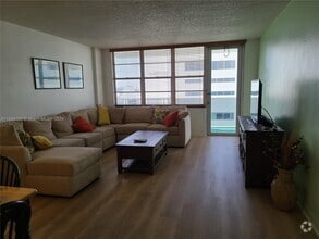Building Photo - 3725 S Ocean Dr