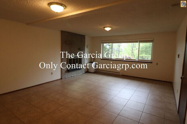 Building Photo - 15205 SW 119th Ave