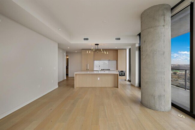 Building Photo - 44 East Ave