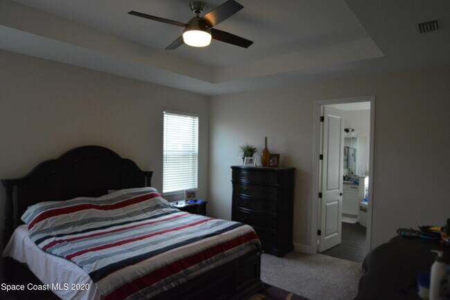 Building Photo - 7594 Poulicny Ln